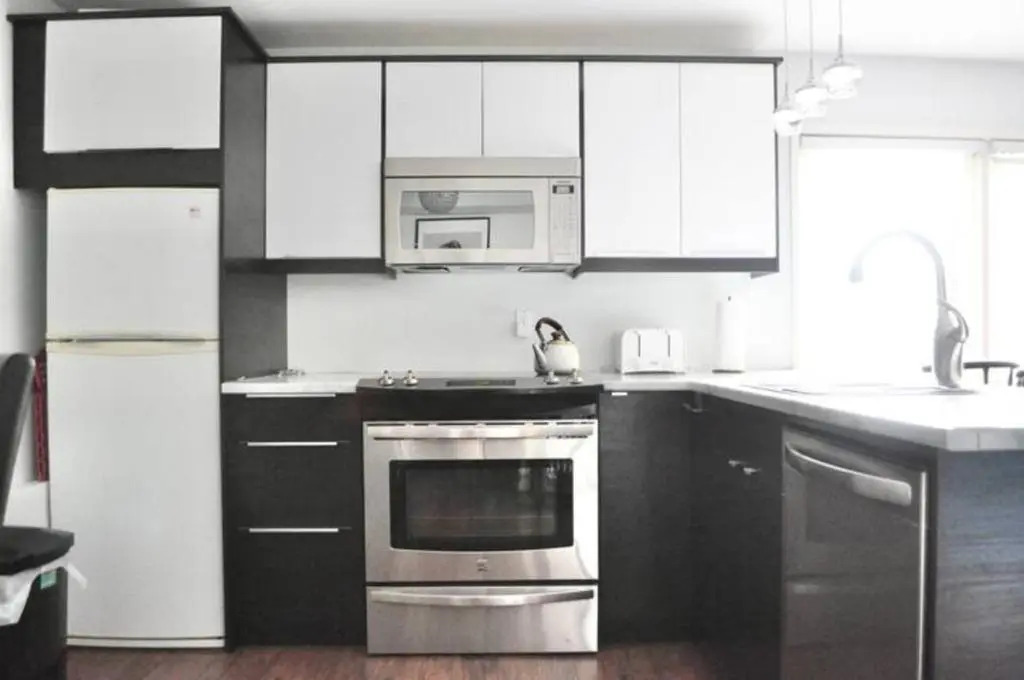 Cozy 1 BD Suite Centrally Located North Vancouver - фото 15