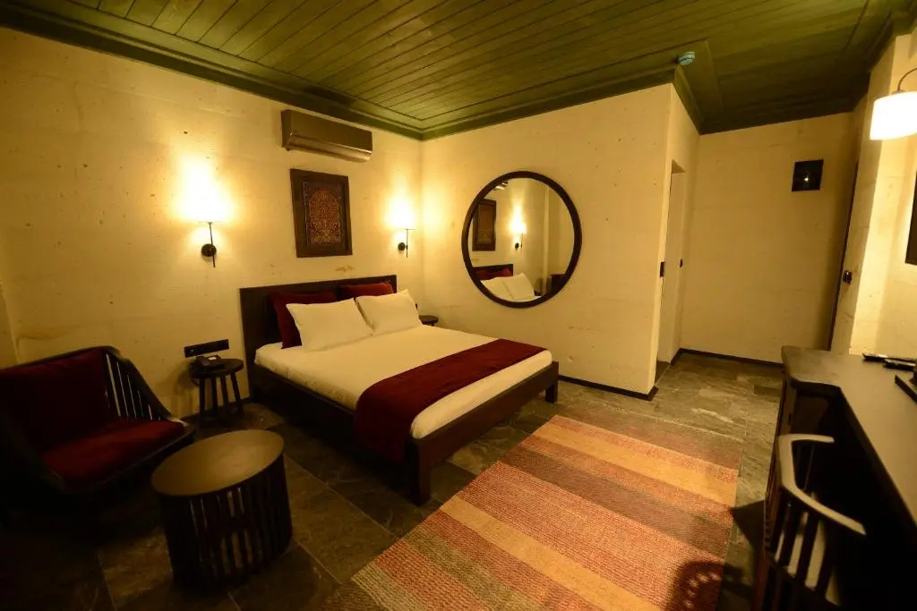 Standard Double room with balcony (full double bed)