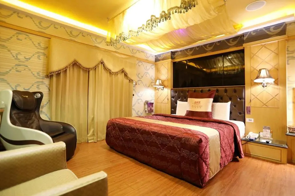 Standard Double room (full double bed)