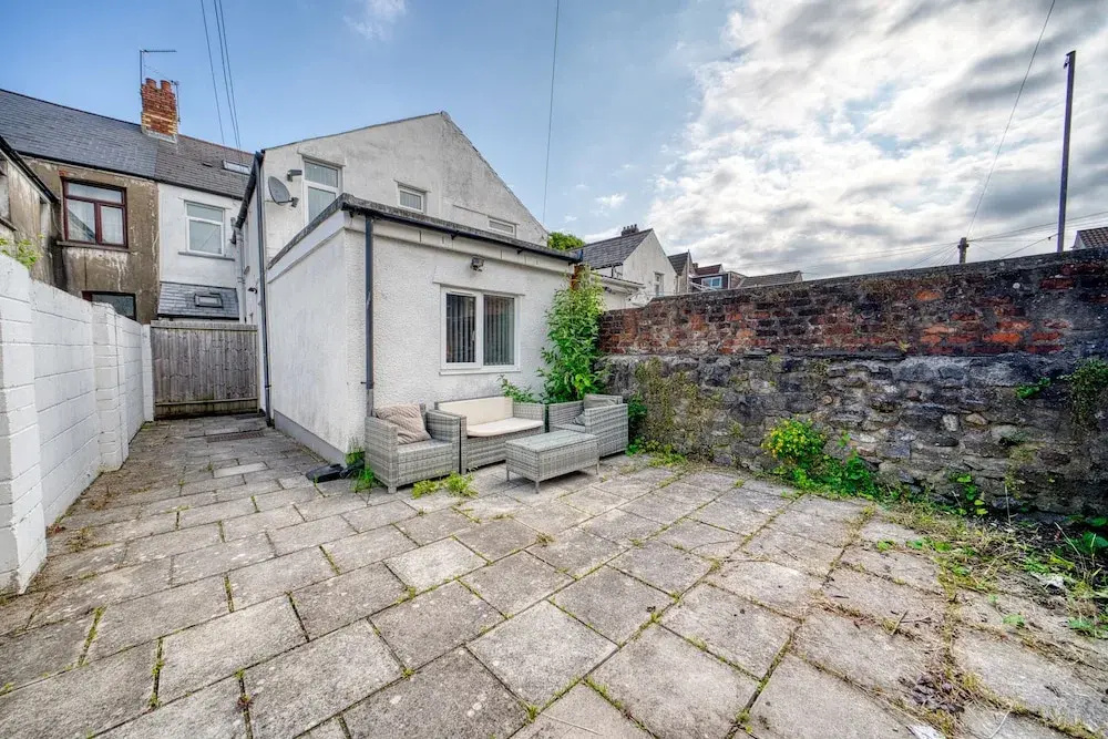 Stylish 2Bed 10 min to Centre Garden