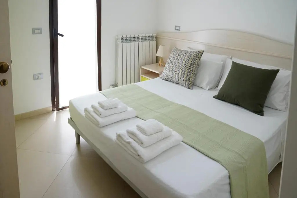 Standard Double room with balcony (full double bed)