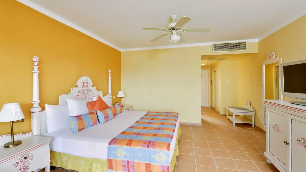 2 Bedrooms Standard Family room