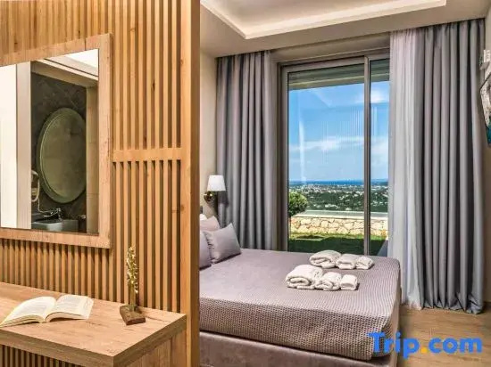 2 Bedrooms Villa
