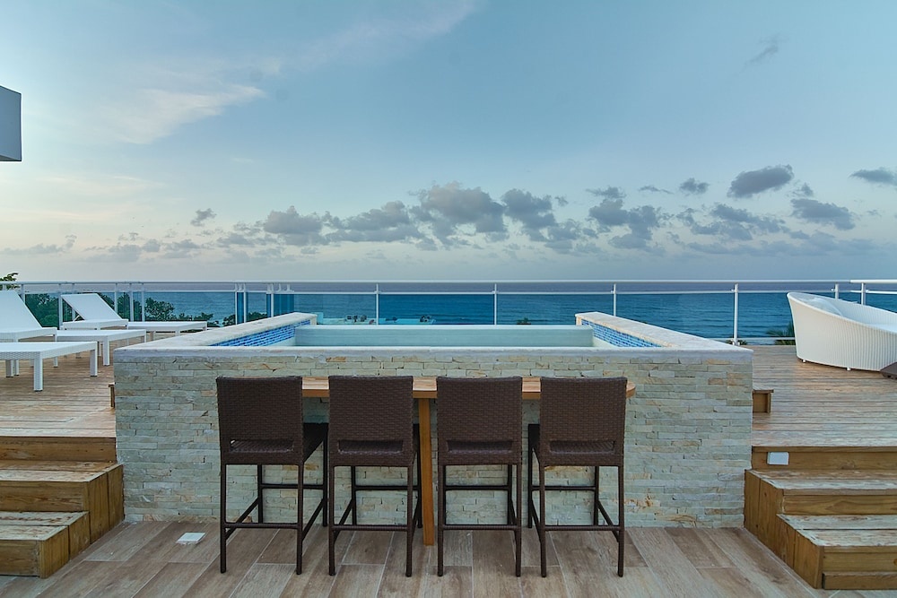 Beach & Waterfront