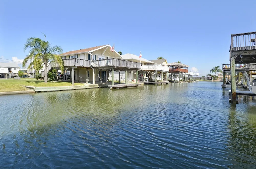 Beach & Waterfront