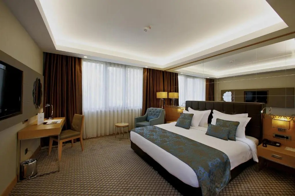 Deluxe Double room (full double bed)
