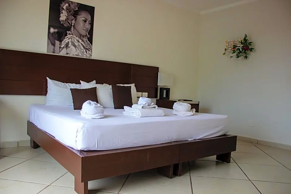 Deluxe Double room (full double bed)