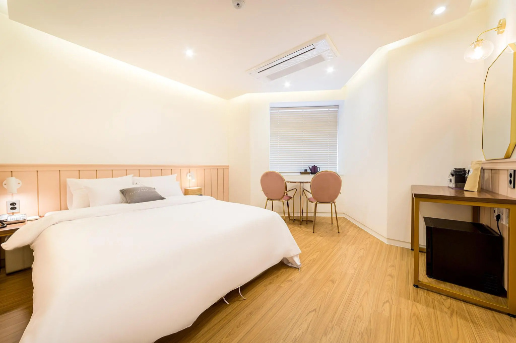 Standard room with river view