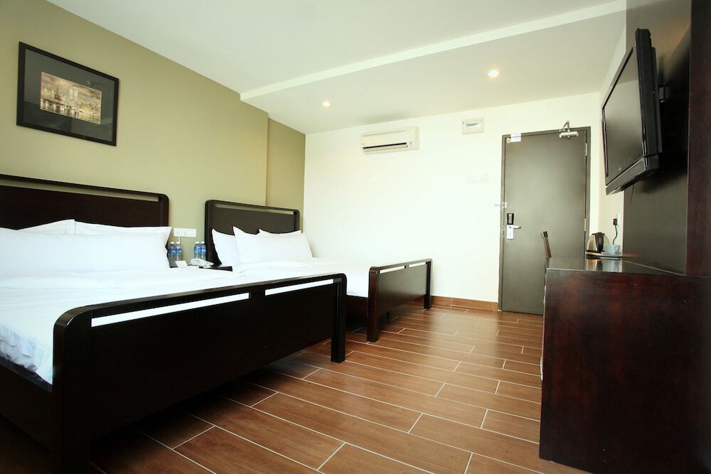 Crossroads Hotel