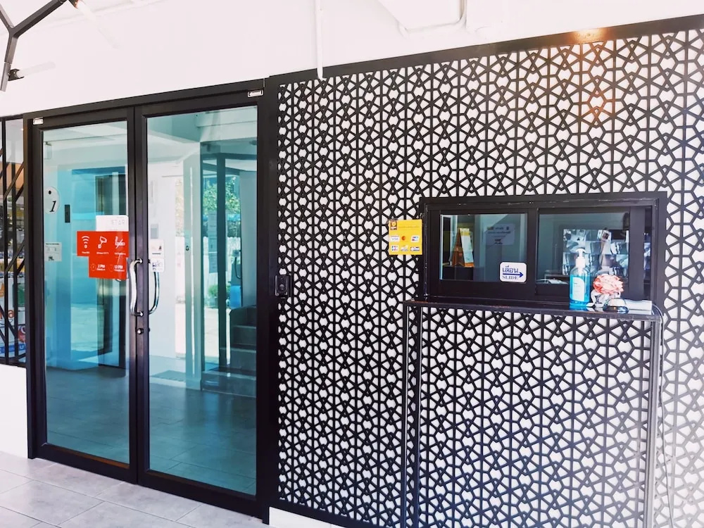 Star Sukhumvit by OYO Rooms