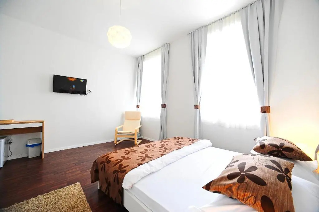 Deluxe Double room with balcony and with view full double bed