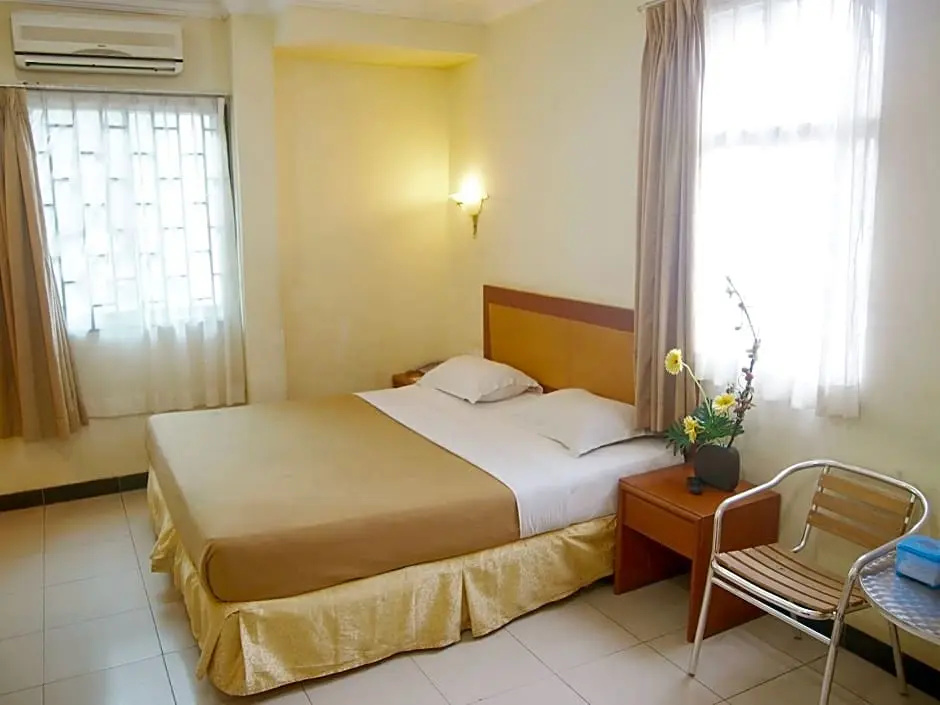 Deluxe Double room (full double bed)