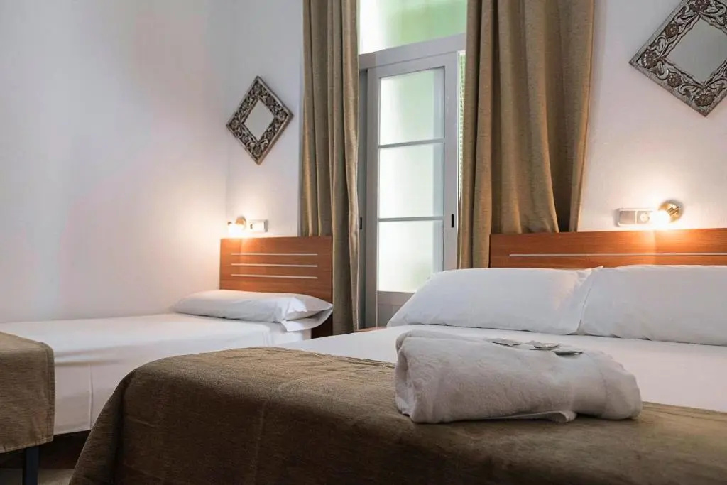 Standard Triple room