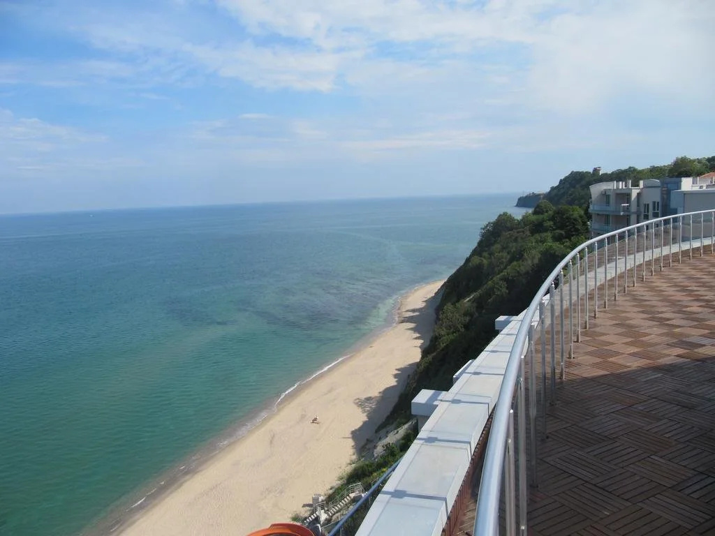 Beach & Waterfront