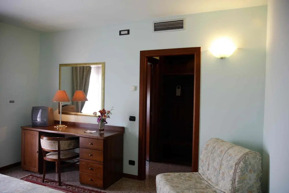Standard Triple room with balcony