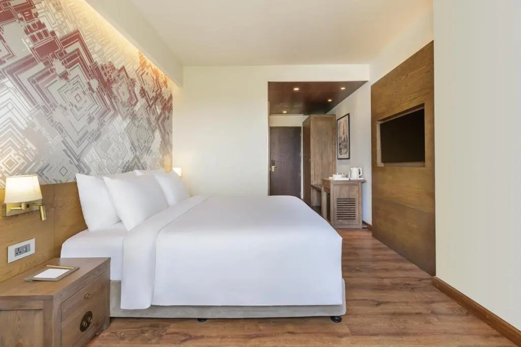 Deluxe Double room (full double bed)