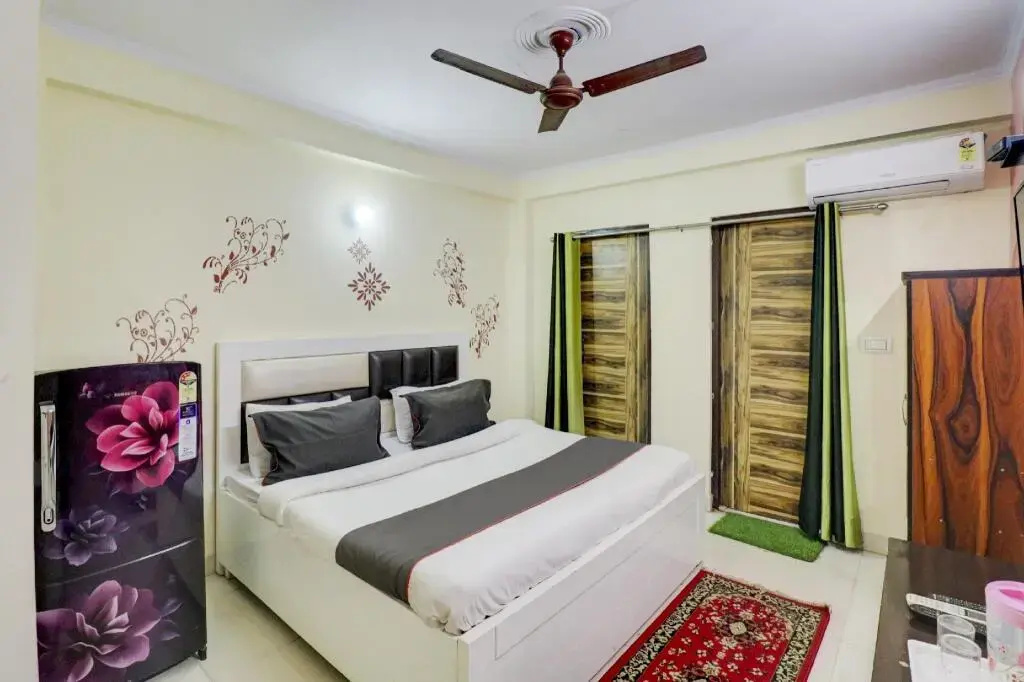 Hotel O crossing republik