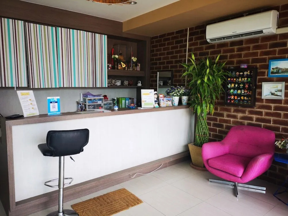 Lobby & Reception