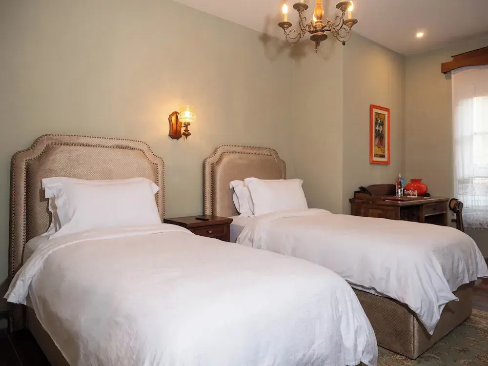 Standard Double room with balcony and with city view (twin beds)