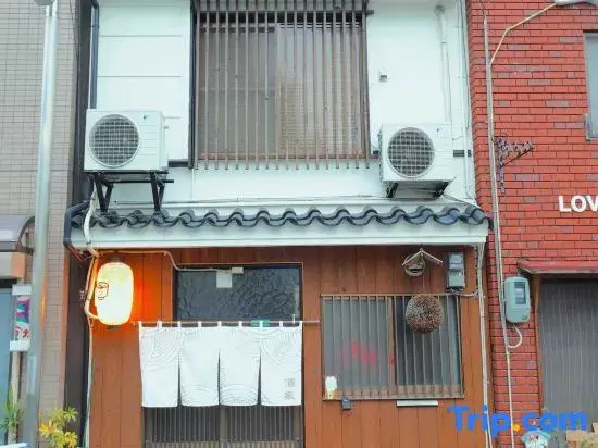 Maximum 7 people/4 minutes walk from station/Convenient transportation/wi-fi/Osaka travel