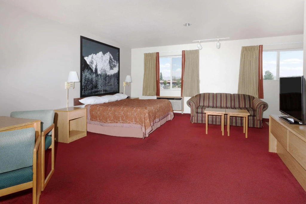 Double Suite (full double bed)
