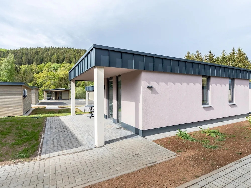 Ferienbungalows Nahe Kronenburger See mit Terrasse