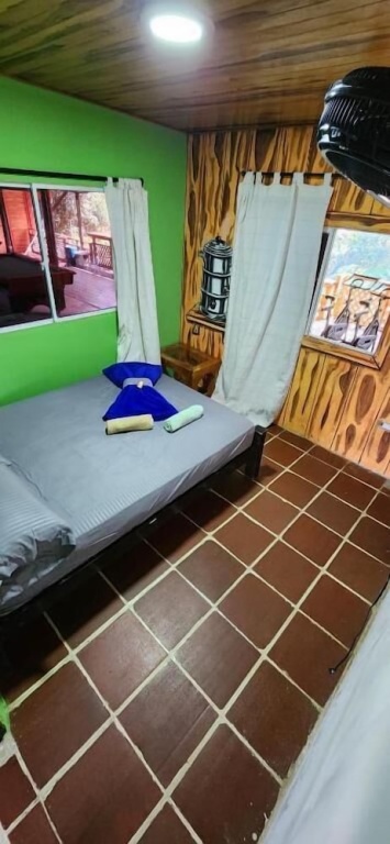 Economy room