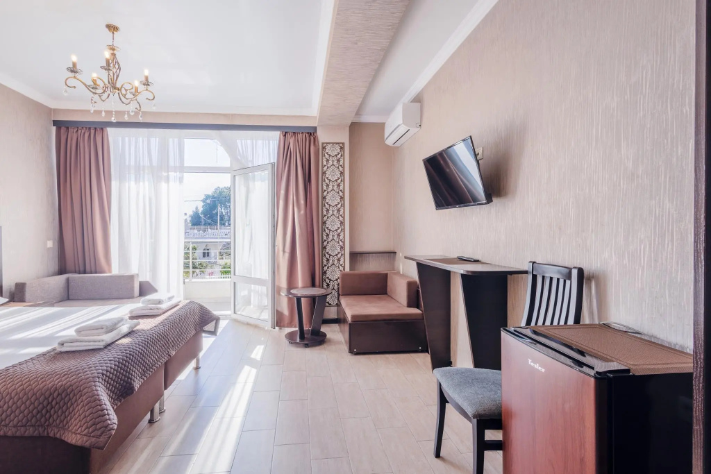 Deluxe Triple room with balcony
