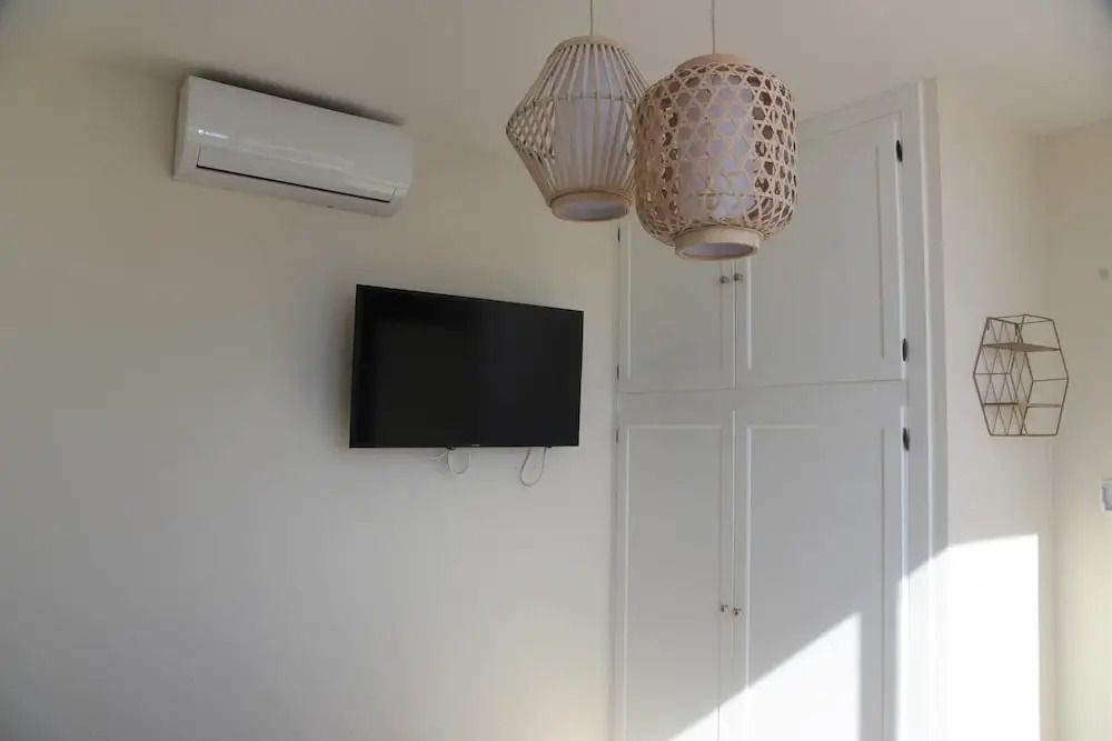 Peaceful Beachfront Apartment - фото 7