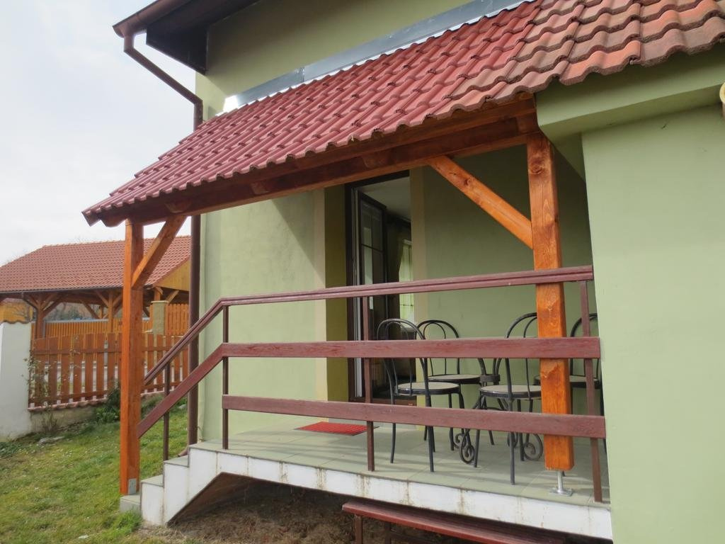 Balcony & Terrace