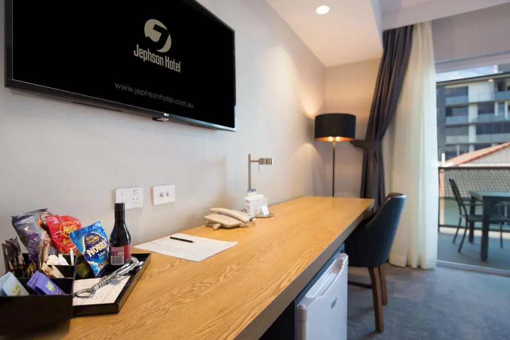 Deluxe Double room (full double bed)