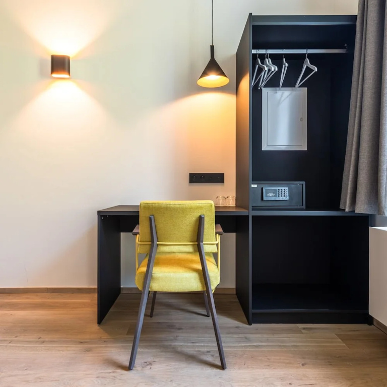 Comfort room