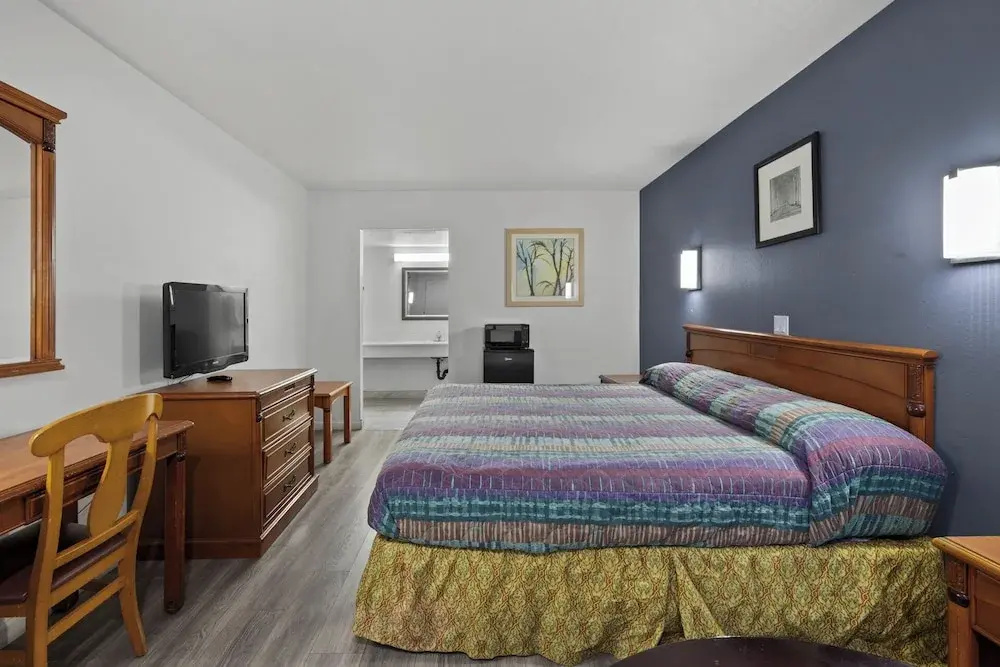 Economy room