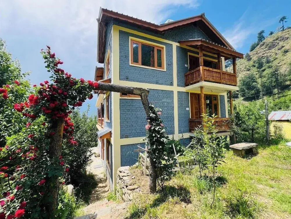 Huts And Hunters Cottage Manali
