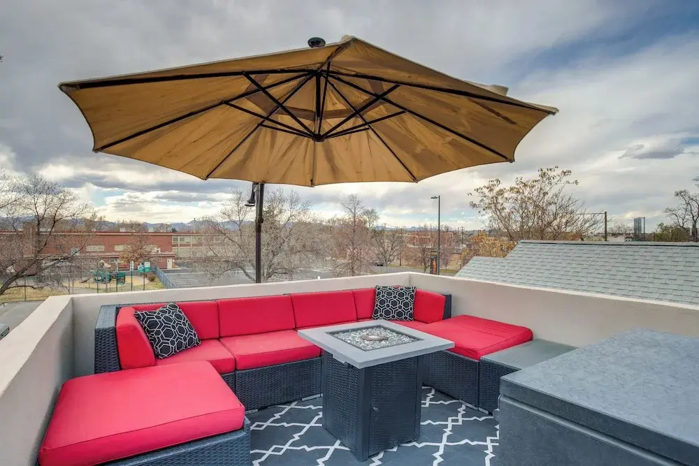 1 Mi to Dtwn Denver: Sleek Duplex w/ Rooftop Deck!
