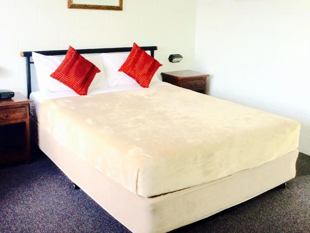 Double Studio (full double bed)