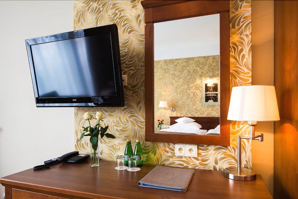 Hotel Esperanto — 4