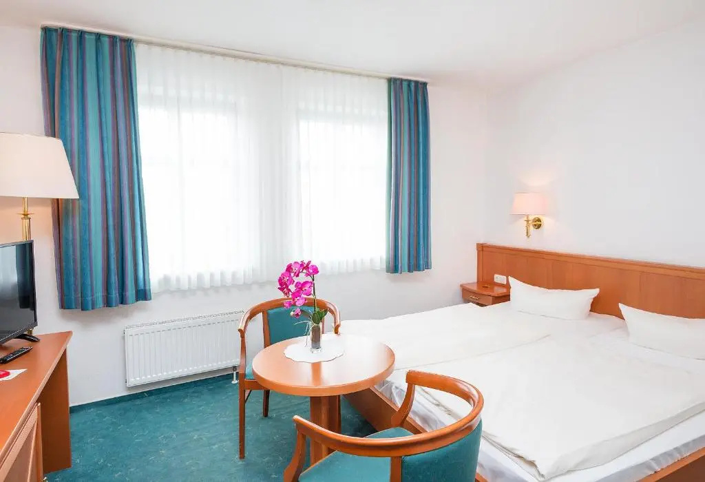 Standard Double room (full double bed)