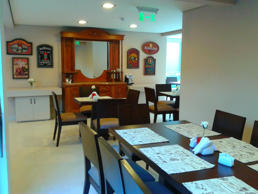 Food & Beverage