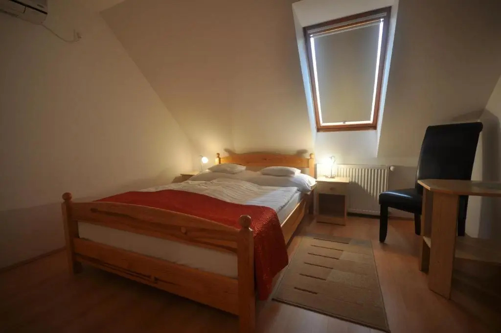 Denis Hotel és Étterem - Chambres