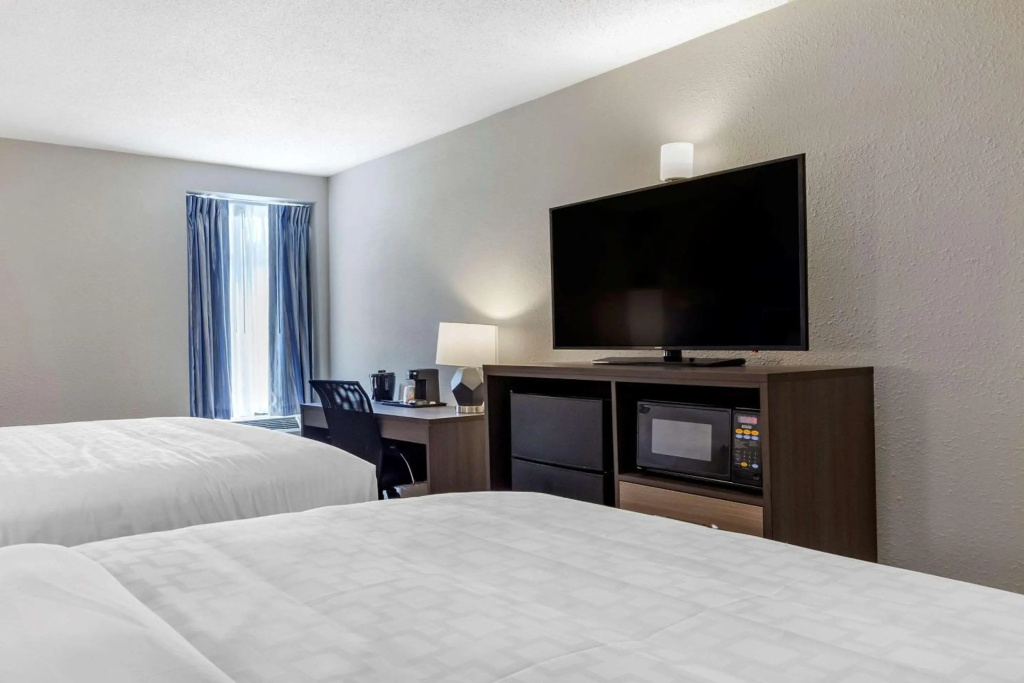 Clarion Pointe Raleigh Midtown — 4