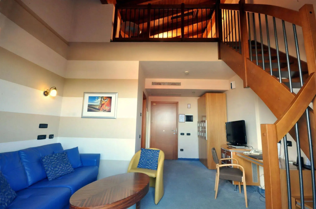 Hotel photo 12