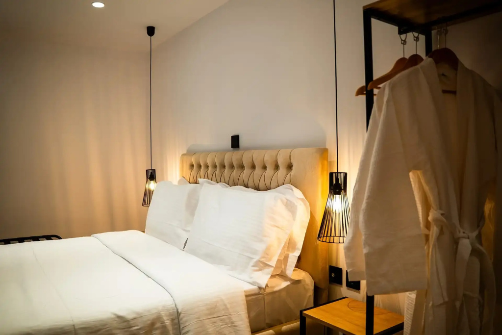 Economy room