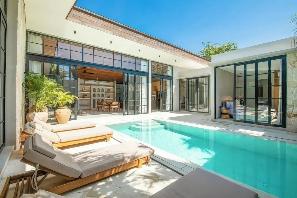 Stylish 5BR Boho Hideaway, 5 Min From Bingin Beach