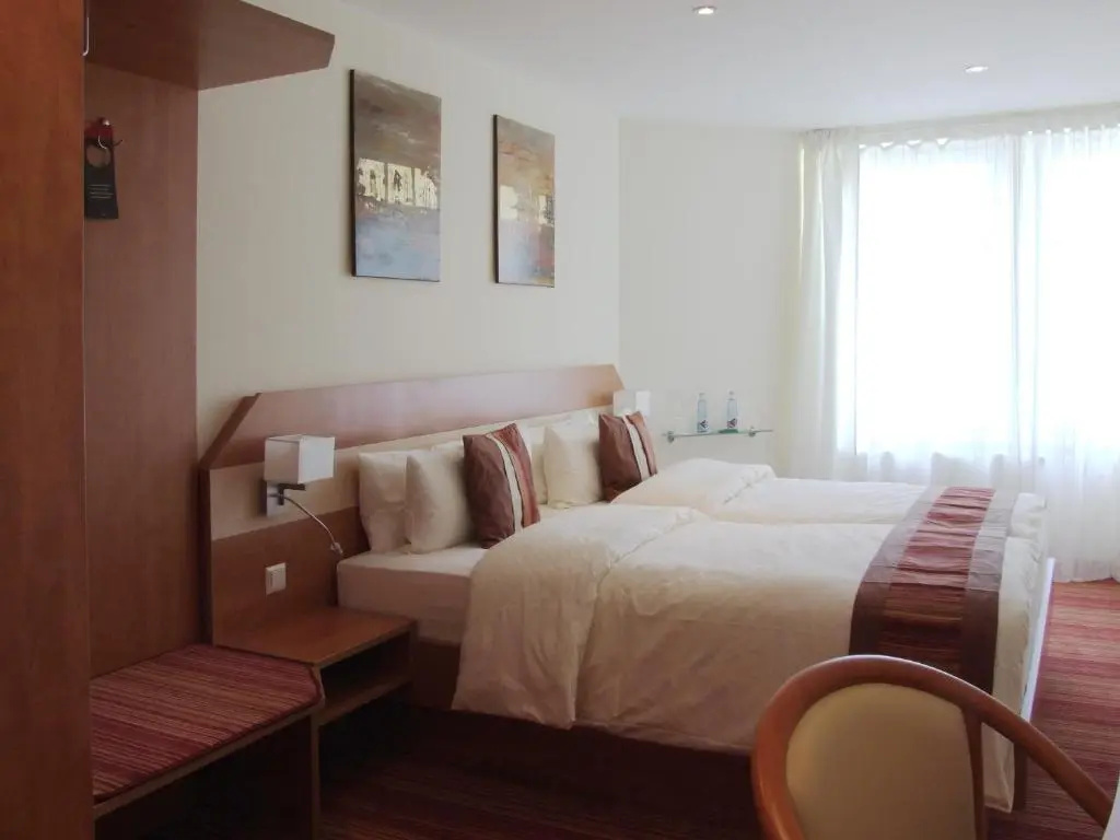 Standard Double room (full double bed)