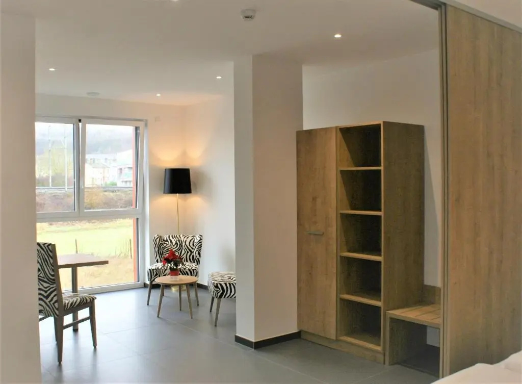 Deluxe Studio
