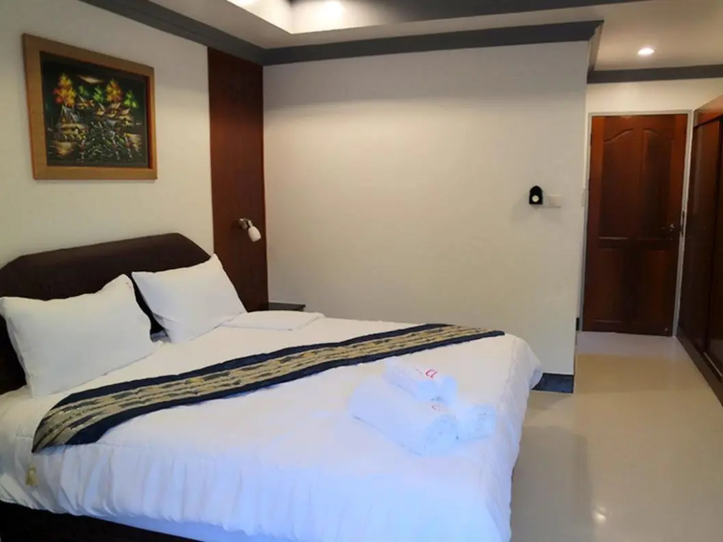 Deluxe Double room (full double bed)