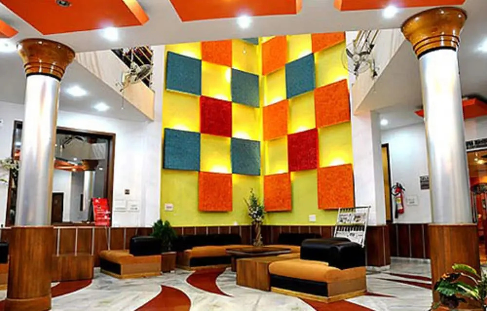 Lobby & Reception