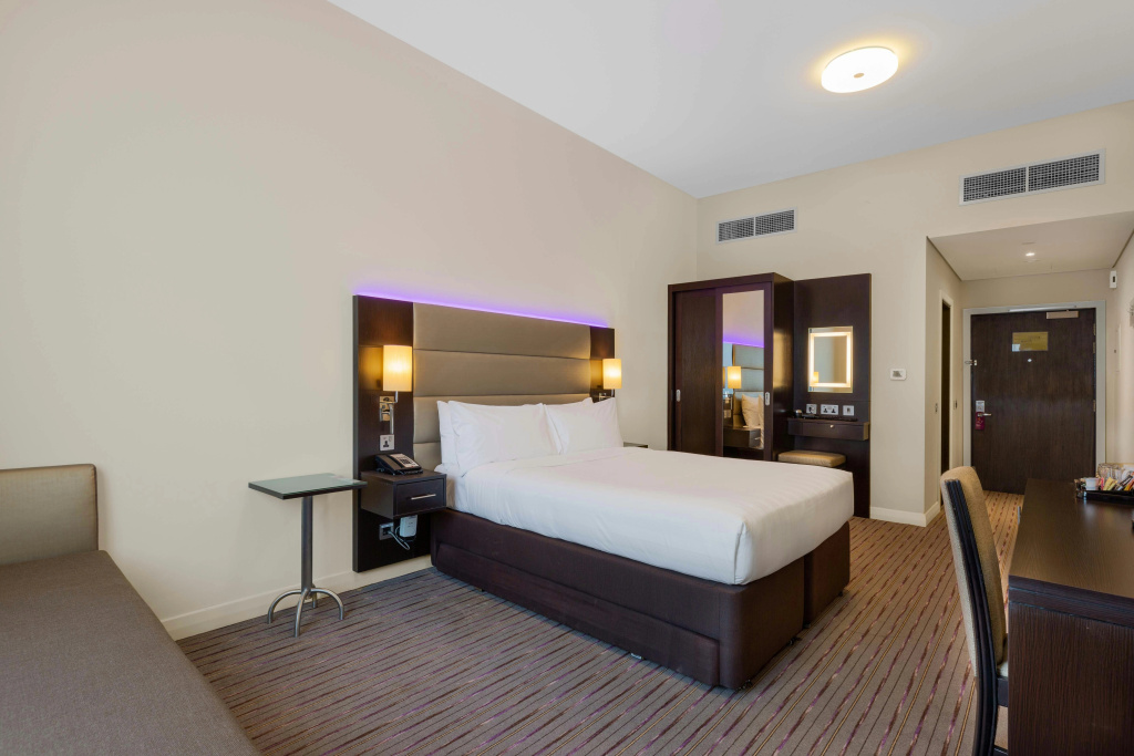 Отель Premier Inn Dubai Ibn Battuta Mall в Дубае