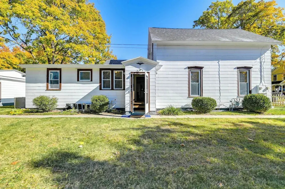 Saratoga Springs Home Near Downtown & Casino